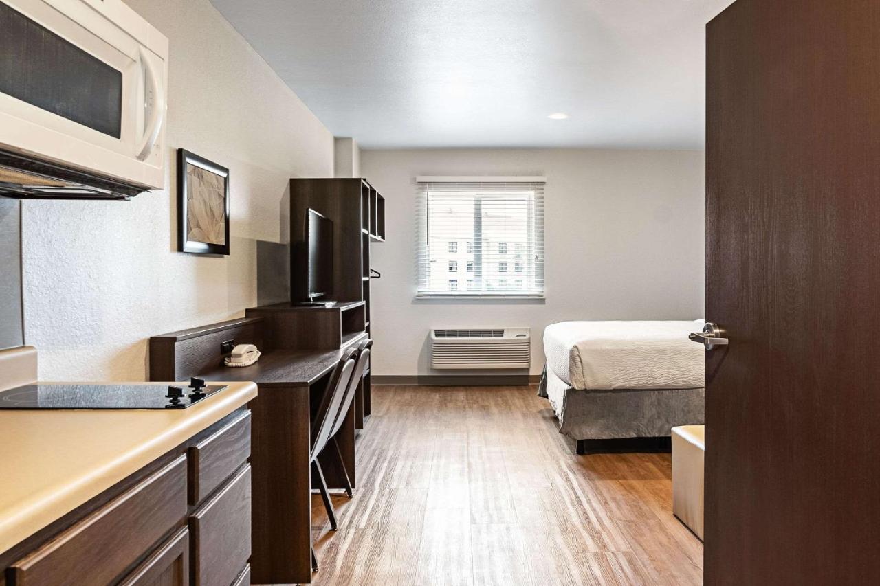Woodspring Suites Naples Golden Gate Екстериор снимка