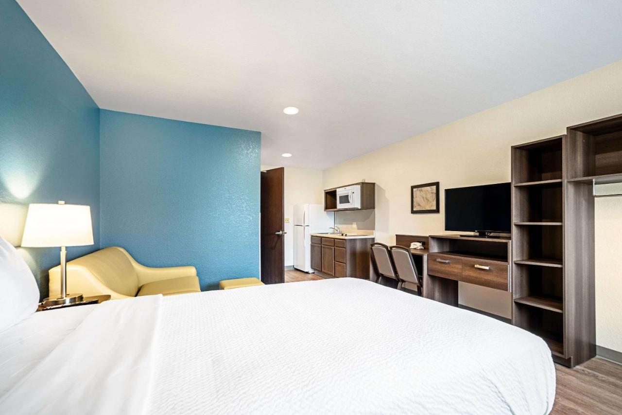 Woodspring Suites Naples Golden Gate Екстериор снимка