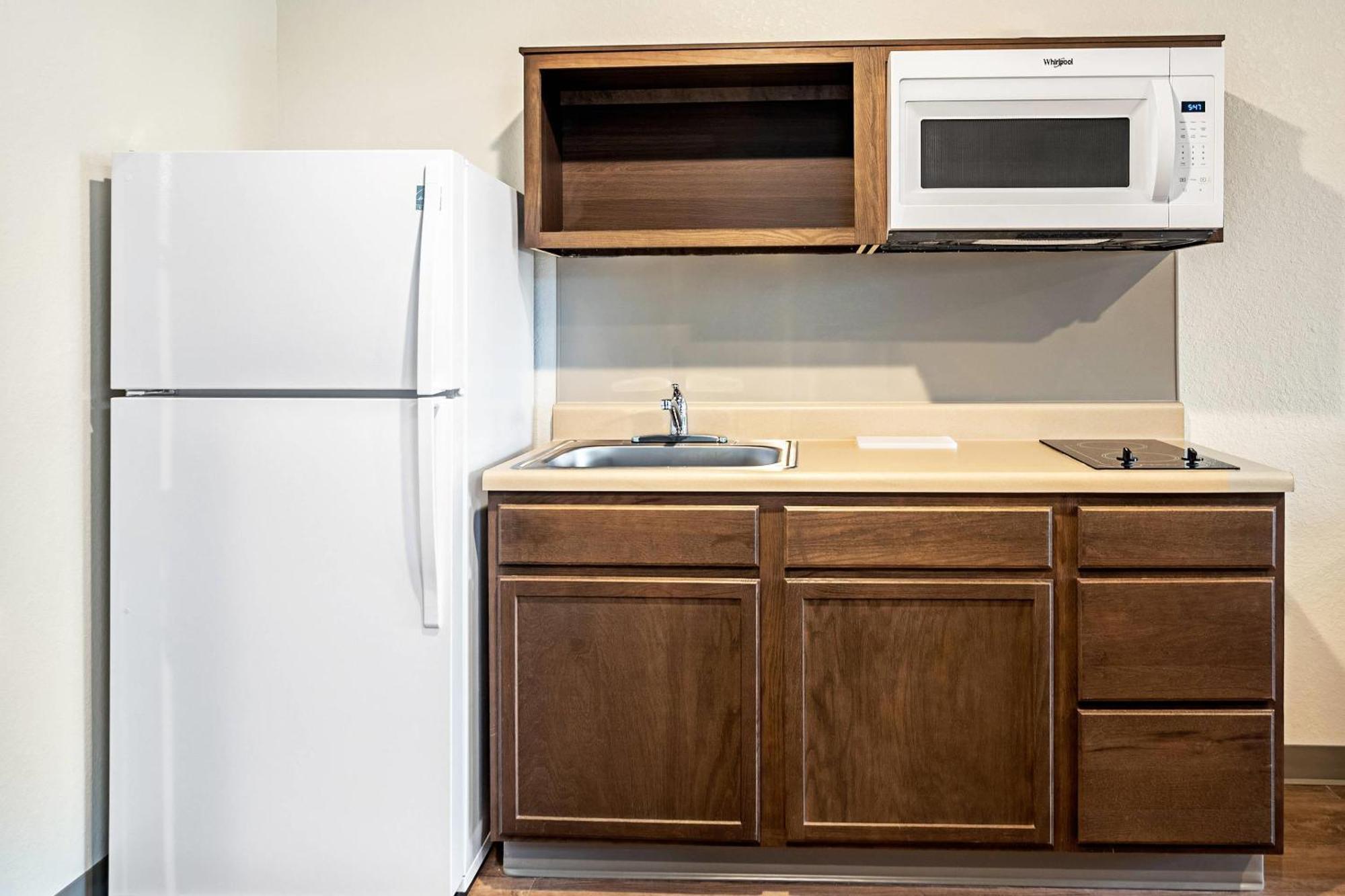 Woodspring Suites Naples Golden Gate Екстериор снимка