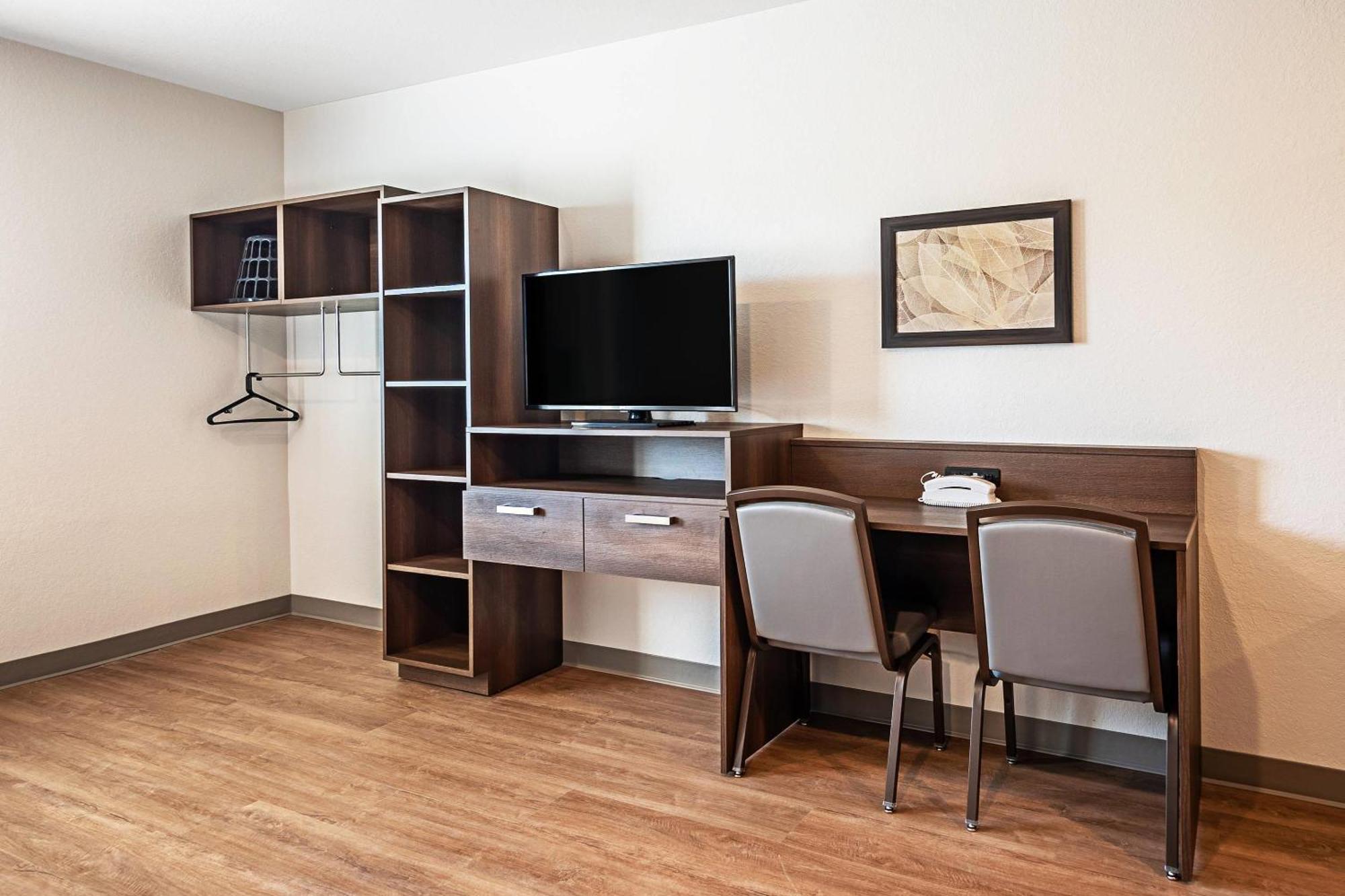 Woodspring Suites Naples Golden Gate Екстериор снимка