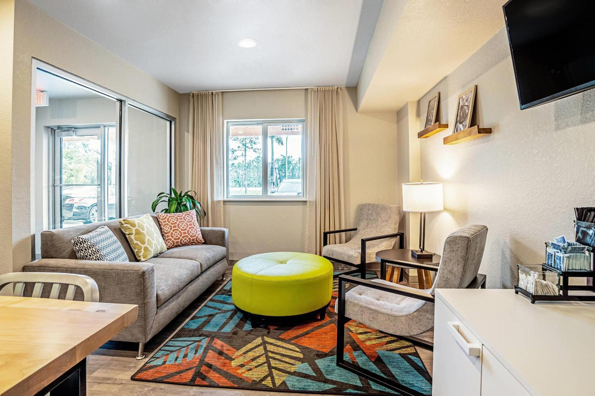 Woodspring Suites Naples Golden Gate Екстериор снимка